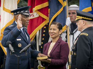 Vizita șefului Statului Major al Apărării în SUA - Transferul de responsabilitate între generalul Mark A. Milley și generalul Charles Q. Brown, Jr. Foto:sursă: jcs.mil