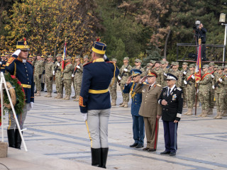 Ziua Armatei României, la Mormântul Ostașului Necunoscut  Foto:Laurențiu Turoi 