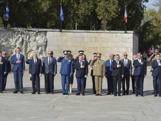 Ziua Armatei României, la Monumentul Eroilor Patriei din cel de-Al Doilea Război Mondial Foto:Costel Pătrașcu