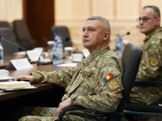 Videoconferință a conducerii MApN cu echipele de comandă ale detașamentelor aflate în misiuni externe Foto:Laurențiu Turoi