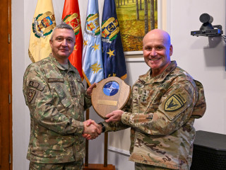 Întâlnirea șefului Apărării cu Comandantul Suprem al Forțelor Aliate în Europa și Comandant al Comandamentului Armatei SUA în Europa Foto:Alexandru Badea