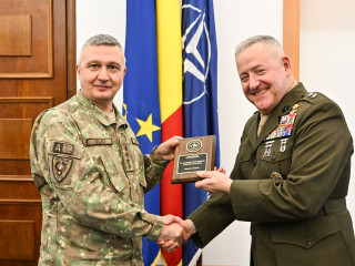 Întrevedere cu comandantul Forțelor Corpului de Infanterie Marină ale SUA pentru Europa și Africa Foto:Alexandru Badea