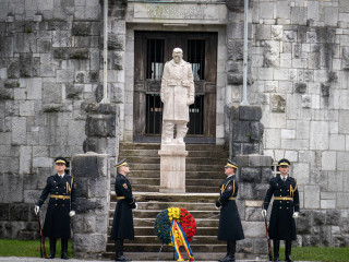 șeful Statului Major al Apărării, vizită în Slovenia - Ceremonie militară în cimitirul Žale din Ljubljana Foto:Laurențiu Turoi