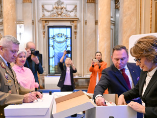 Împachetare cadouri pentru eroii supraviețuitori ai celui de-Al Doilea Război Mondial Foto:Alexandru Badea