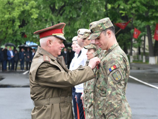 Ceremonie militară dedicată aniversării Forțelor Terestre  Foto:Costel Pătrașcu