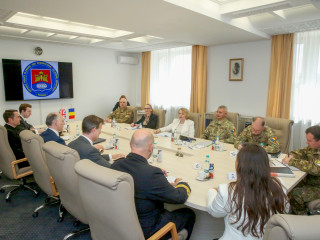 Vizită la MApN a ministrului de stat britanic pentru Forțele Armate Foto:Valentin Ciobîrcă