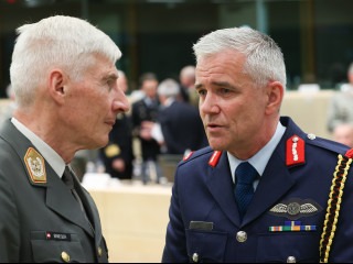 Reuniunea Comitetului Militar al UE - președintele în funcție al EUMC si presedintele care va prelua mandatul în 2025 Foto:EUMC