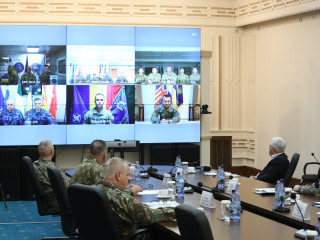 Videoconferință cu militarii români din teatrele de operații  Foto:Valentin Ciorbîrcă