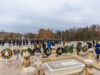 Omagiu la Mormântul Ostașului Necunoscut Foto:Laurențiu Turoi 