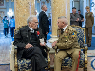 Cadouri pentru veteranii și văduvele de război  Foto:Alexandru Badea