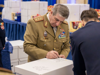 Cadouri pentru veteranii și văduvele de război  Foto:Alexandru Badea