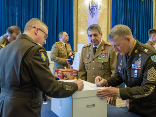 Cadouri pentru veteranii și văduvele de război  Foto:Alexandru Badea