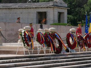 Ceremonie militară dedicată Zilei Eroilor la Mormântul Ostașului Necunoscut Foto:Cristi Dobre