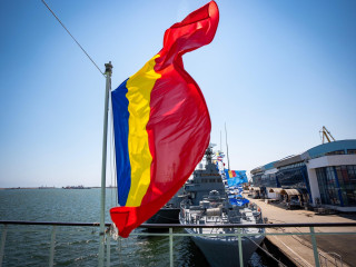 România a preluat comanda Grupului operativ naval pentru combaterea minelor marine din Marea Neagră Foto:Forțele Navale Române 