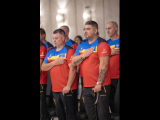 Distincție militară acordată consulului general al României la Vancouver, E.S. Gabriel Rotaru Foto:Alexandru Badea