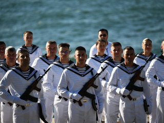 Ceremonia militară organizată la Monumentul „Crucea Marinarilor” din Constanța  Foto:MApN