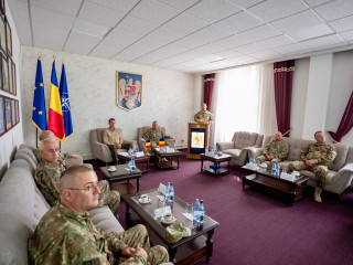 Vizită de lucru în garnizoana Sibiu Foto:Laurențiu Turoi 