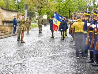 Ceremonia militară de înmânare a Drapelelor de Luptă Foto:Costel Pătrașcu