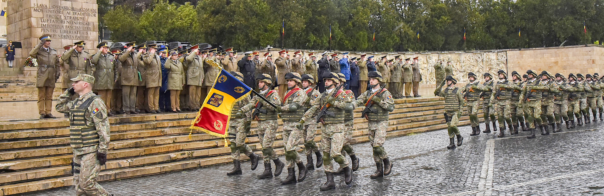 Ceremonia militară de înmânare a Drapelelor de Luptă