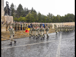 Ceremonia militară de înmânare a Drapelelor de Luptă Foto:Costel Pătrașcu