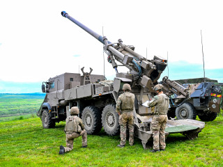 Întâlnire a conducerii MApN cu președintele Comitetului Militar al NATO Foto:Alexandru Badea