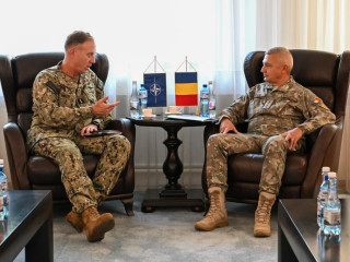Întâlnirea dintre generalul  Gheorghiță Vlad și amiralul George M. Wikoff Foto:Alexandru Badea