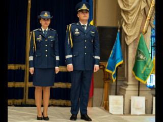 Prezentarea propunerilor pentru noile uniforme de oraș ale militarilor din Forțele Aeriene și Forțele Terestre